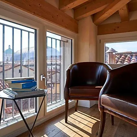 Delle Mercanzie Mini-hôtel 3*