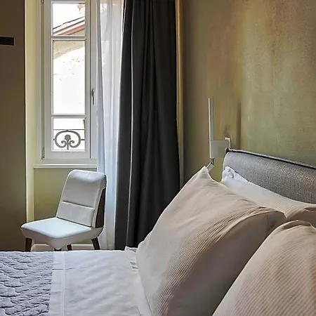 Mini-hôtel Delle Mercanzie 3*