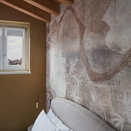 Delle Mercanzie אורחן