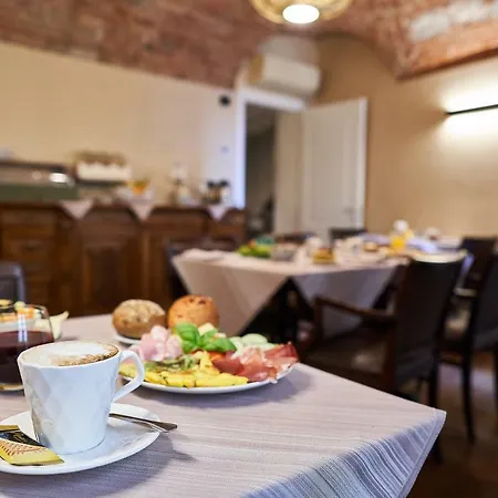 אורחן Delle Mercanzie 3*