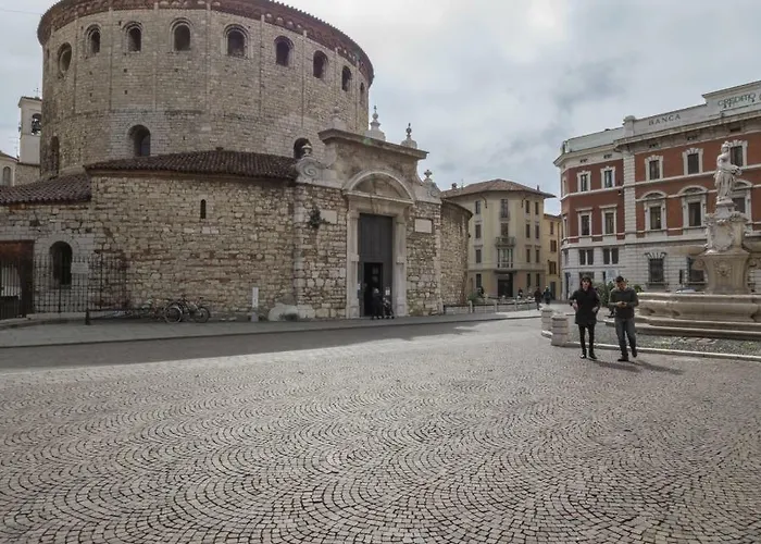 אורחן Delle Mercanzie 3*