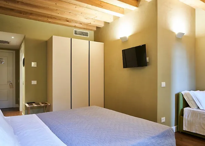 Delle Mercanzie Inn Brescia