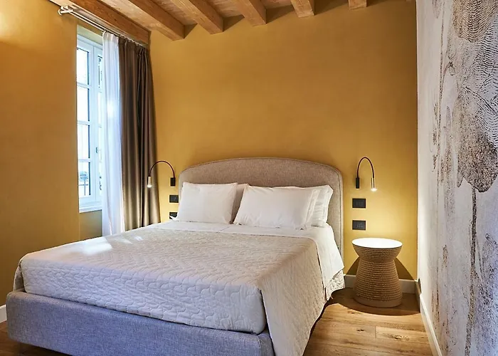 Delle Mercanzie 3* Brescia