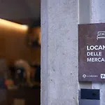 Delle Mercanzie 여관